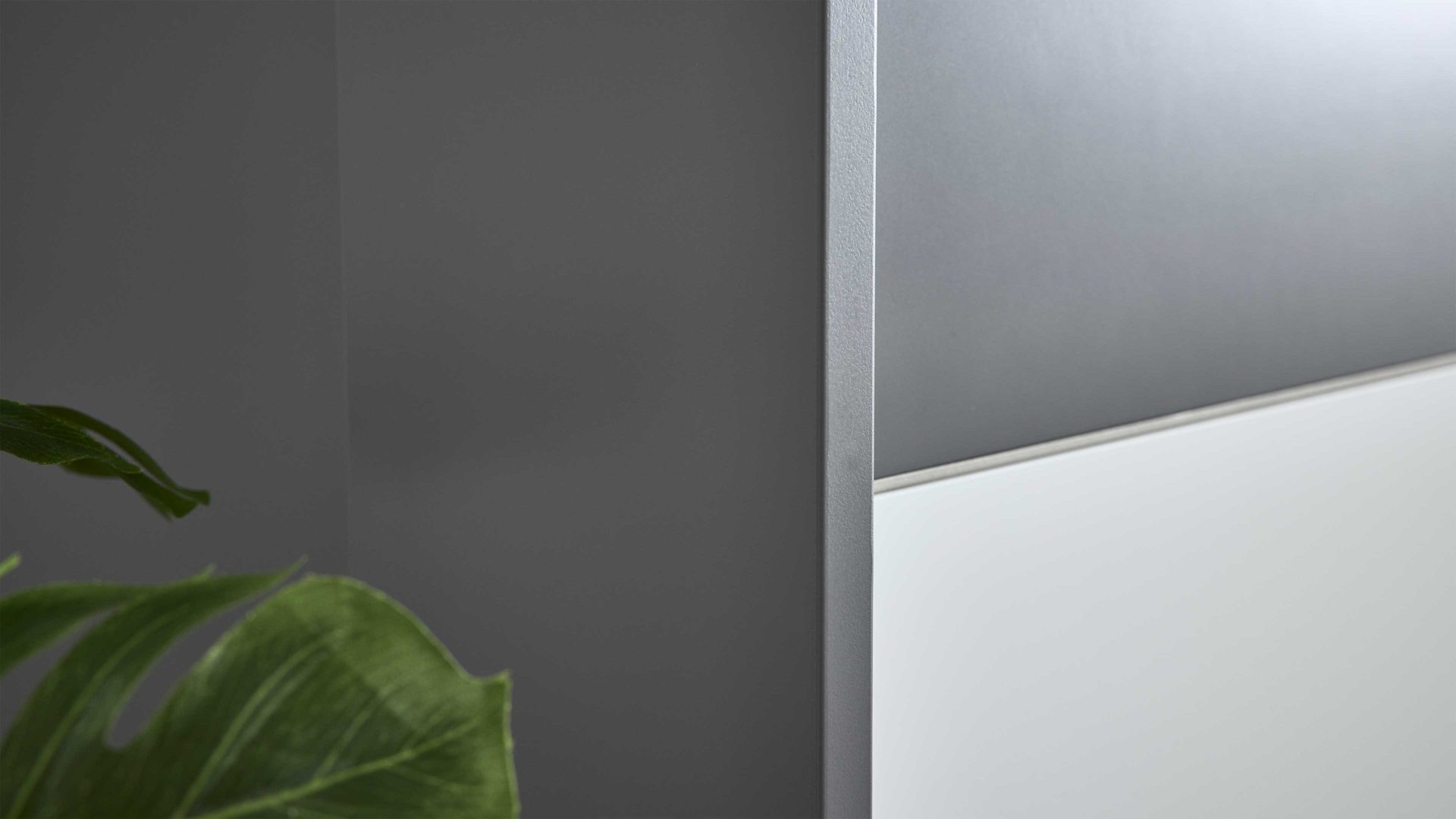 Passepartout Interliving aus Holz in Dunkelgrau Interliving Kleiderschrank Serie 1207 – Passepartout 903003 Manhattan - für ca. 300 cm Breite