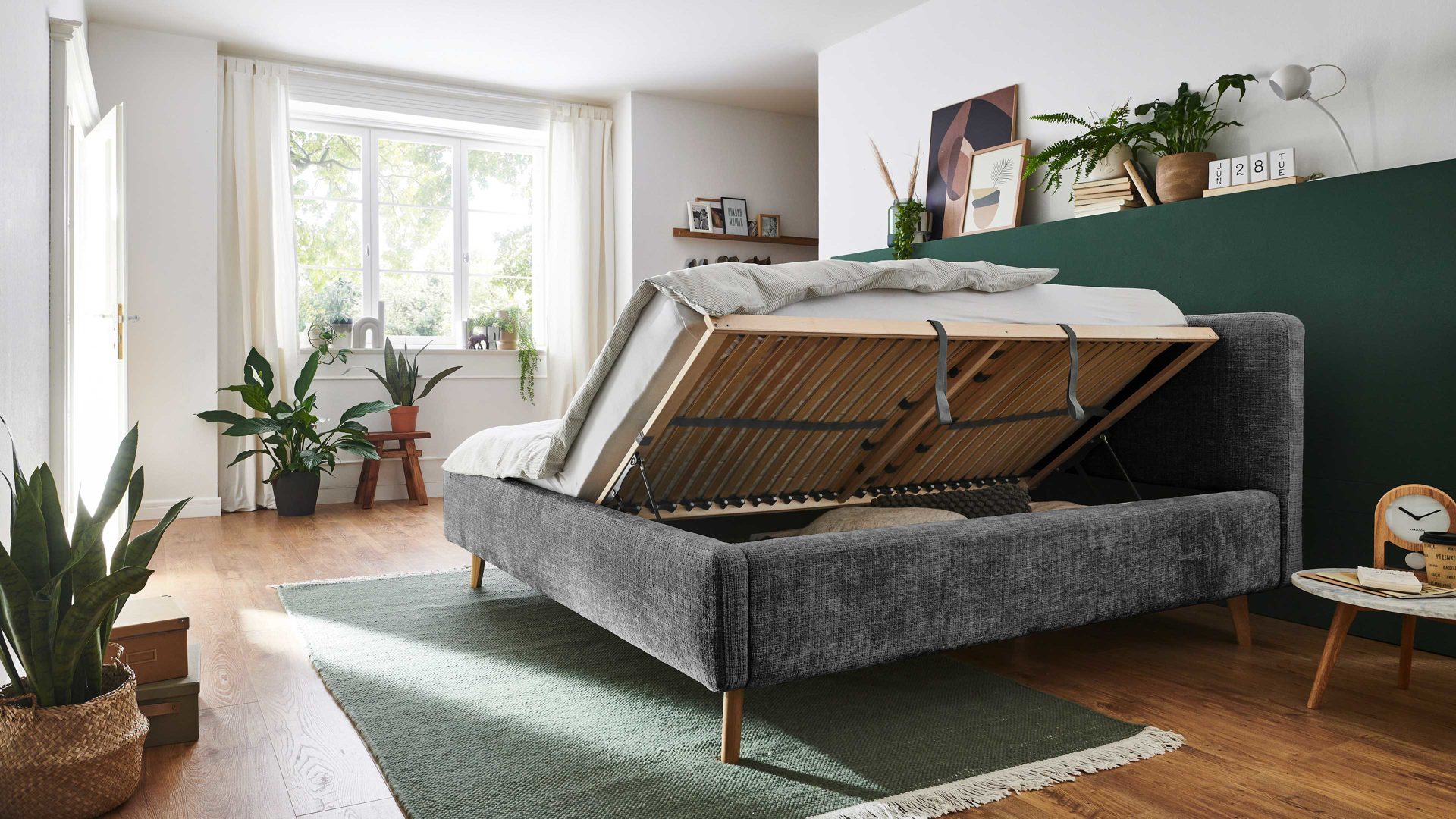 Bettgestell Meise.möbel aus Stoff in Anthrazit Polsterbettgestell Mattis mit Bettkasten anthrazitfarbener Chenille Bezug Yunus 23 & Holzfüße - Liegefläche ca. 160 x 200 cm