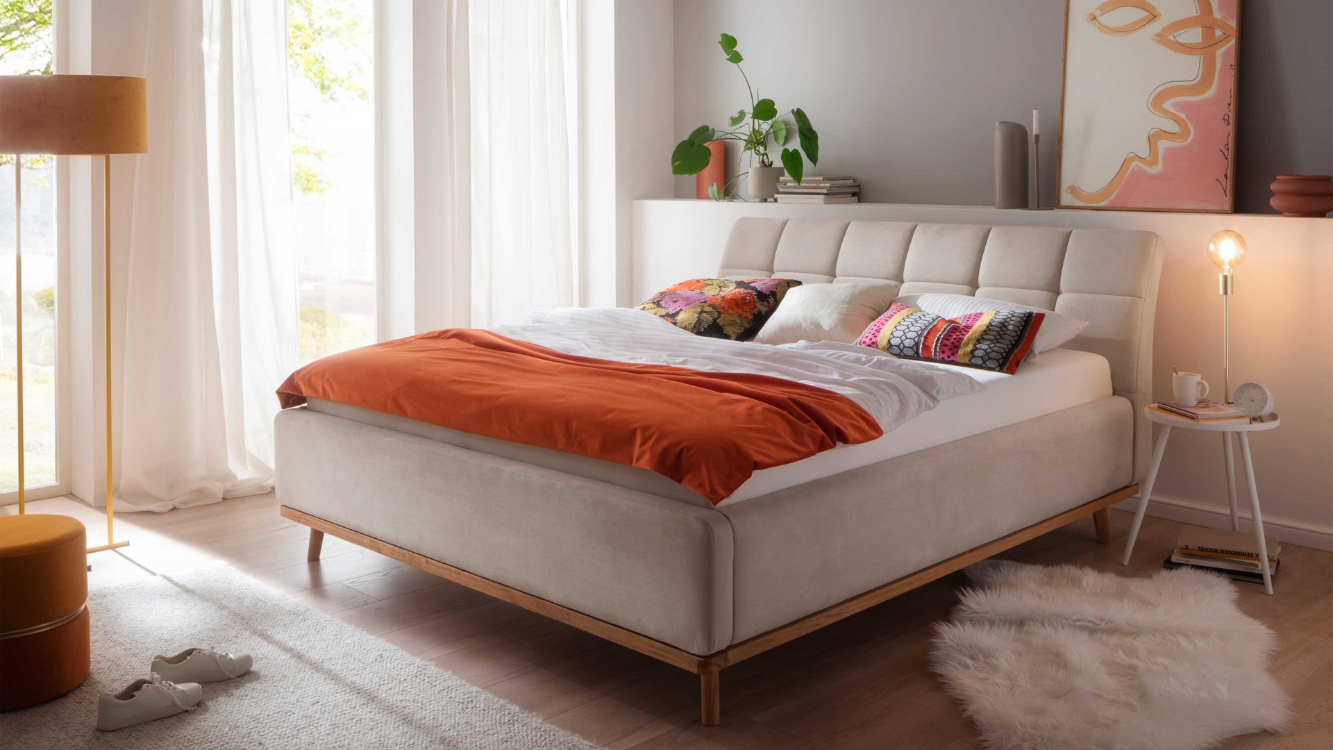 Polsterbett Meise.möbel aus Stoff in Beige Polsterbettgestell Mila mit Bettkasten und Holzrahmen, gestepptes Kopfteil beiger Flachgewebe-Bezug Capri 3723 - Liegefläche ca. 180 x 200 cm