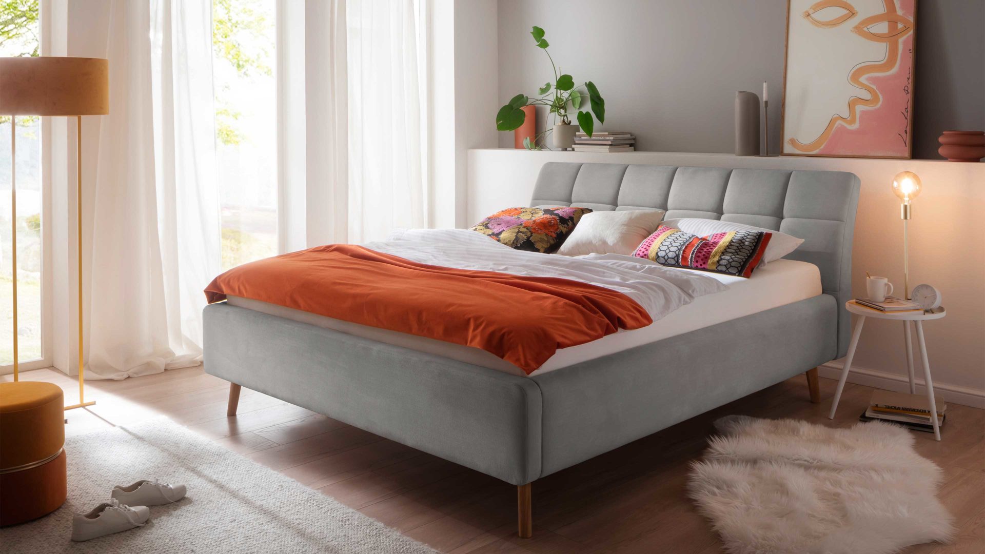 Polsterbett Meise.möbel aus Stoff in Hellgrau Polsterbettgestell Mila mit Bettkasten, gestepptes Kopfteil hellgrauer Flachgewebe-Bezug Capri 4150 - Liegefläche ca. 180 x 200 cm