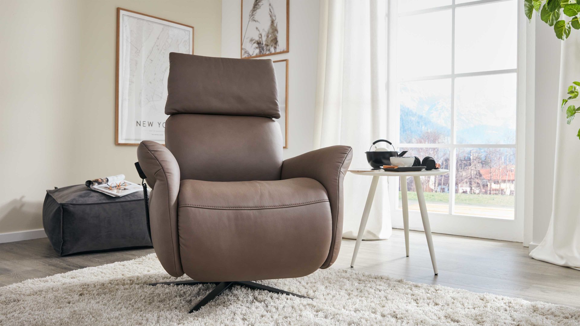 Relaxsessel comfortmaster besser sitzen, liegen, leben aus Leder in Dunkelbraun Comfortmaster 7150 - Relaxsessel 36V44 manuell - schokofarbenes LongLife-Leder LG 18 & anthrazitfarbener Sternfuß