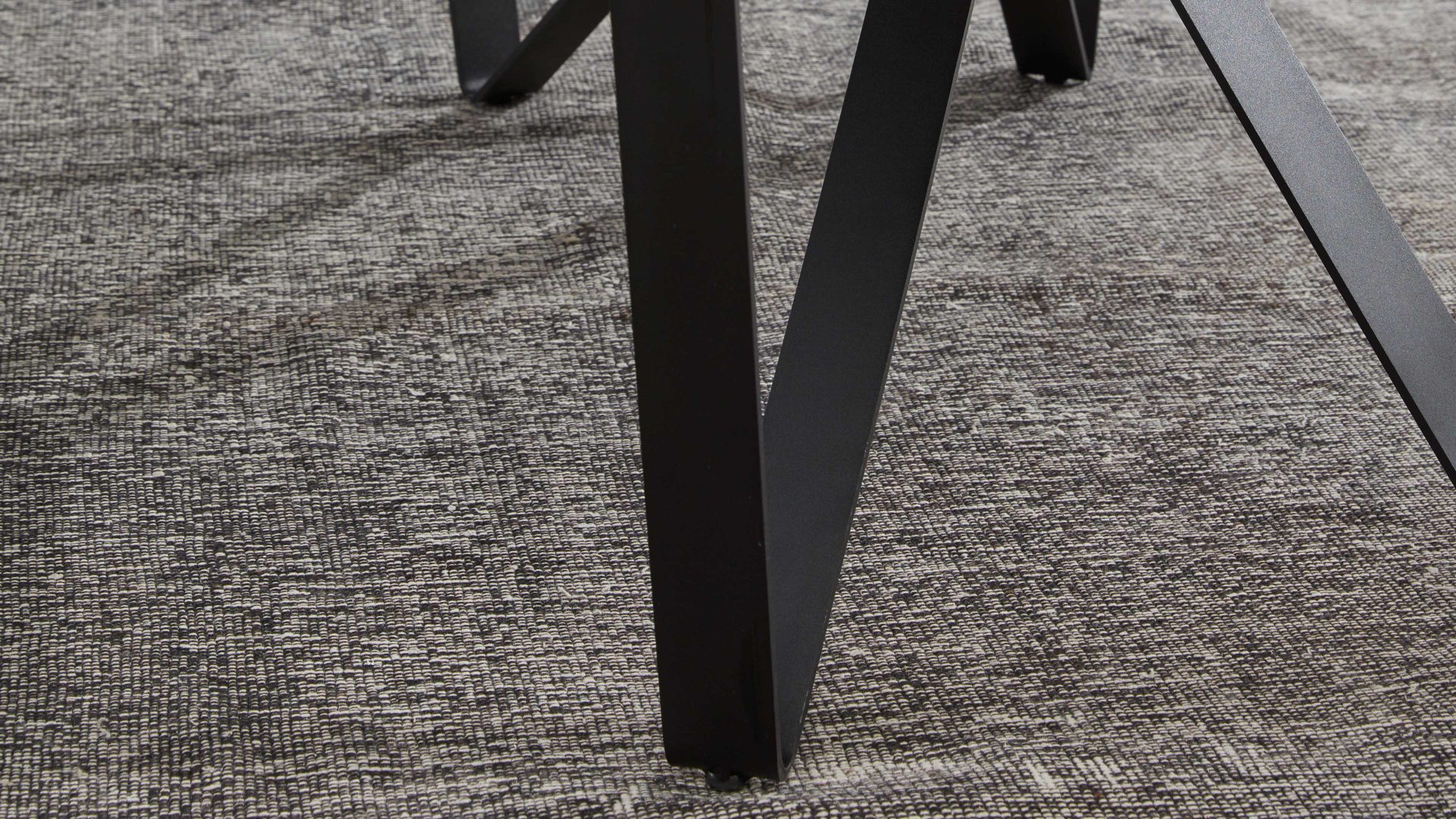 Esstisch Koinor aus Keramik in Anthrazit KOINOR Esstisch Kleo anthrazitfarbene Keramikplatte & schwarzes Metallgestell, Wildeiche – ca. 90 x 180 cm