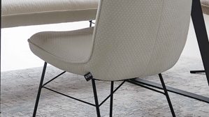 Polsterstuhl K+w polstermöbel aus Stoff in Weiß Esszimmerserie Base - Polsterstuhl weißer Bezug 940-30 & schwarzes Metall