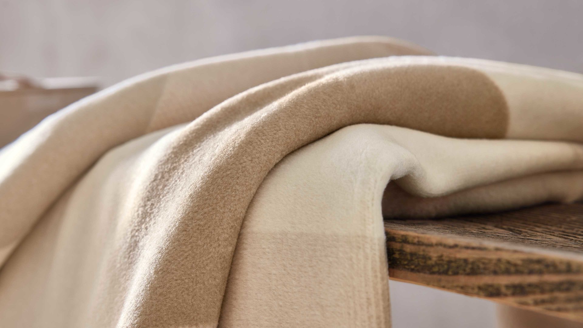 Wohndecke Interliving aus Mischgewebe in Rosa Interliving Wohndecke Serie 9114 Classic Lotus – ca. 150 x 200 cm