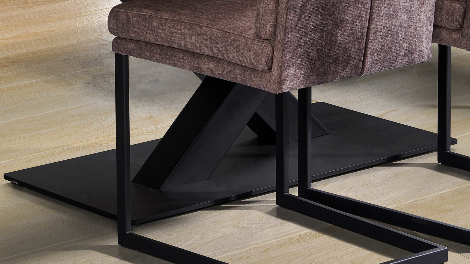 Esstisch combinessa aus Holz in Holzfarben Combinessa Serie Gavello - Esstisch Balkeneiche & schwarzes Metall - ca. 160 x 90 cm