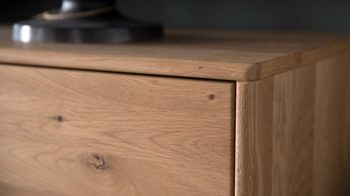 Highboard Mca direkt aus Holz in Holzfarben Wohnprogramm Portland - Highboard Asteiche bianco & Anthrazit – zwei Türen, eine Schublade, eine Klappe