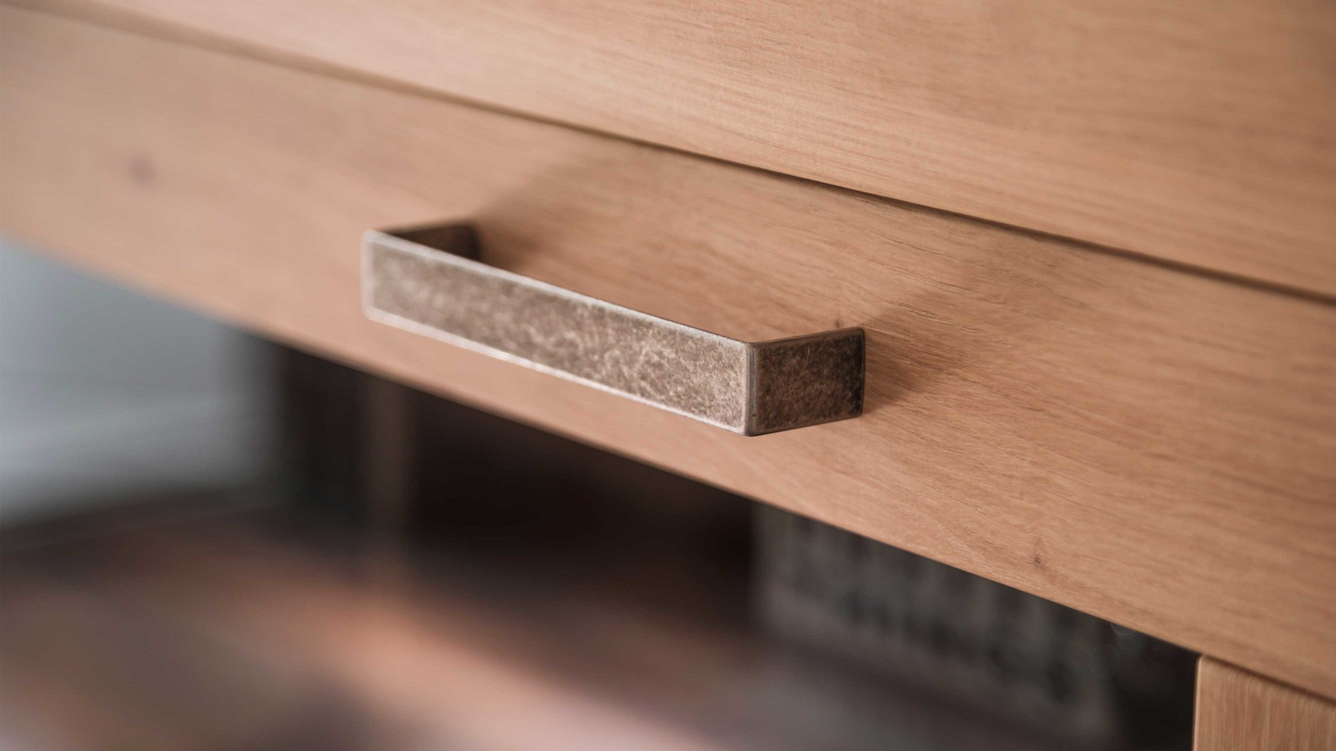 Highboard Mca furniture aus Holz in Holzfarben Wohnprogramm Meran - Highboard Balkeneiche & Anthrazit – drei Türen, eine Schublade, Breite ca. 164 cm