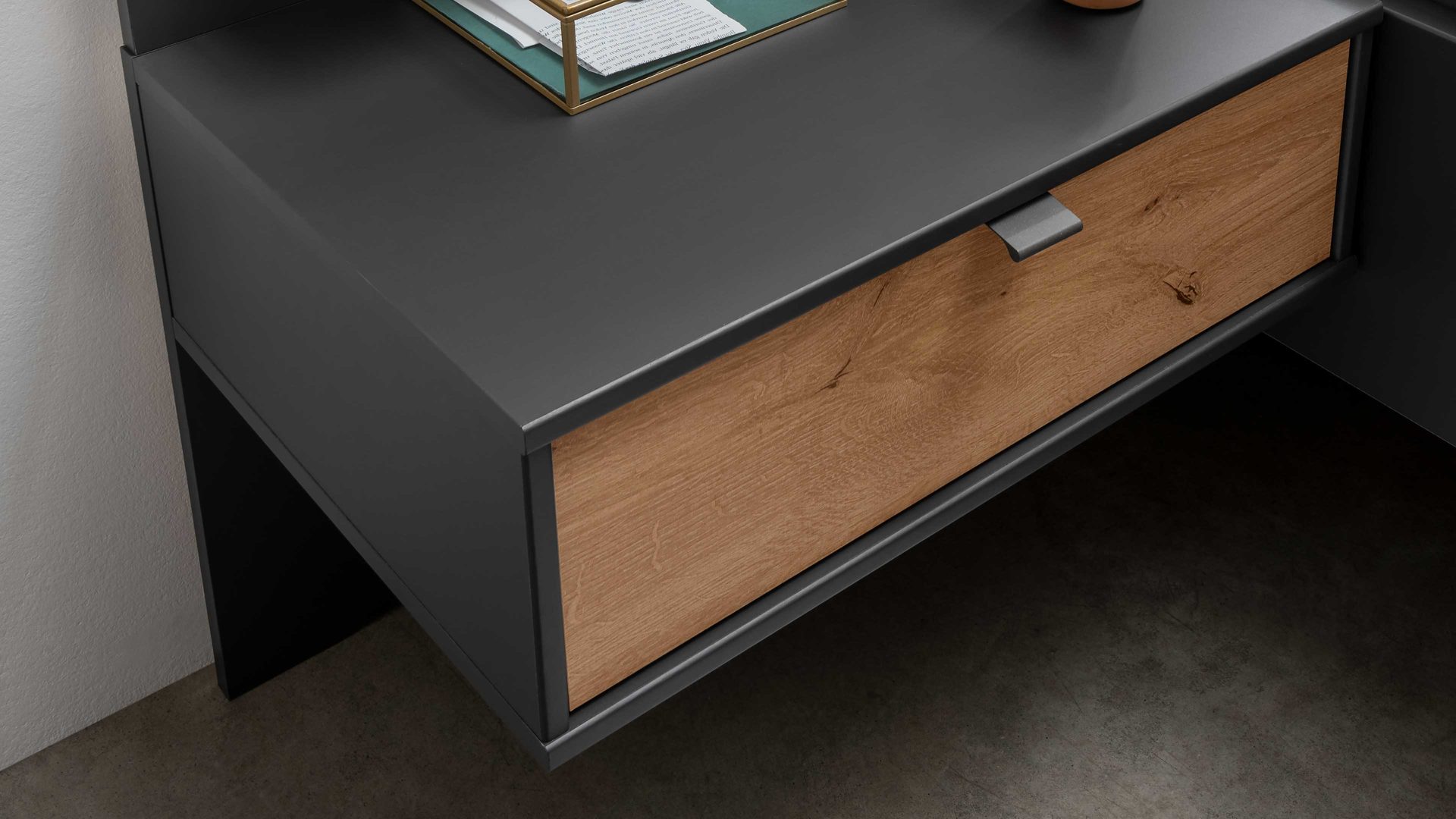 Nachtkommode Wiemann | oeseder aus Holz in Dunkelgrau WIEMANN Schlafzimmerprogramm Alabama - Nachtkonsolen-Set Graphit & Eiche Bianco - zweiteilig, Breite ca. 60 cm