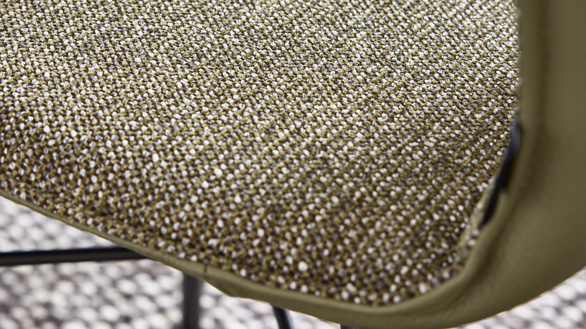 Vierfußstuhl Interliving aus Stoff in Grün Interliving Esszimmer Serie 5115 - Vierfußstuhl Aiko Four A12 jadefarbenes Leder LD7830 & moosfarbener Bezug Sneak 59, umbraugraues Metall