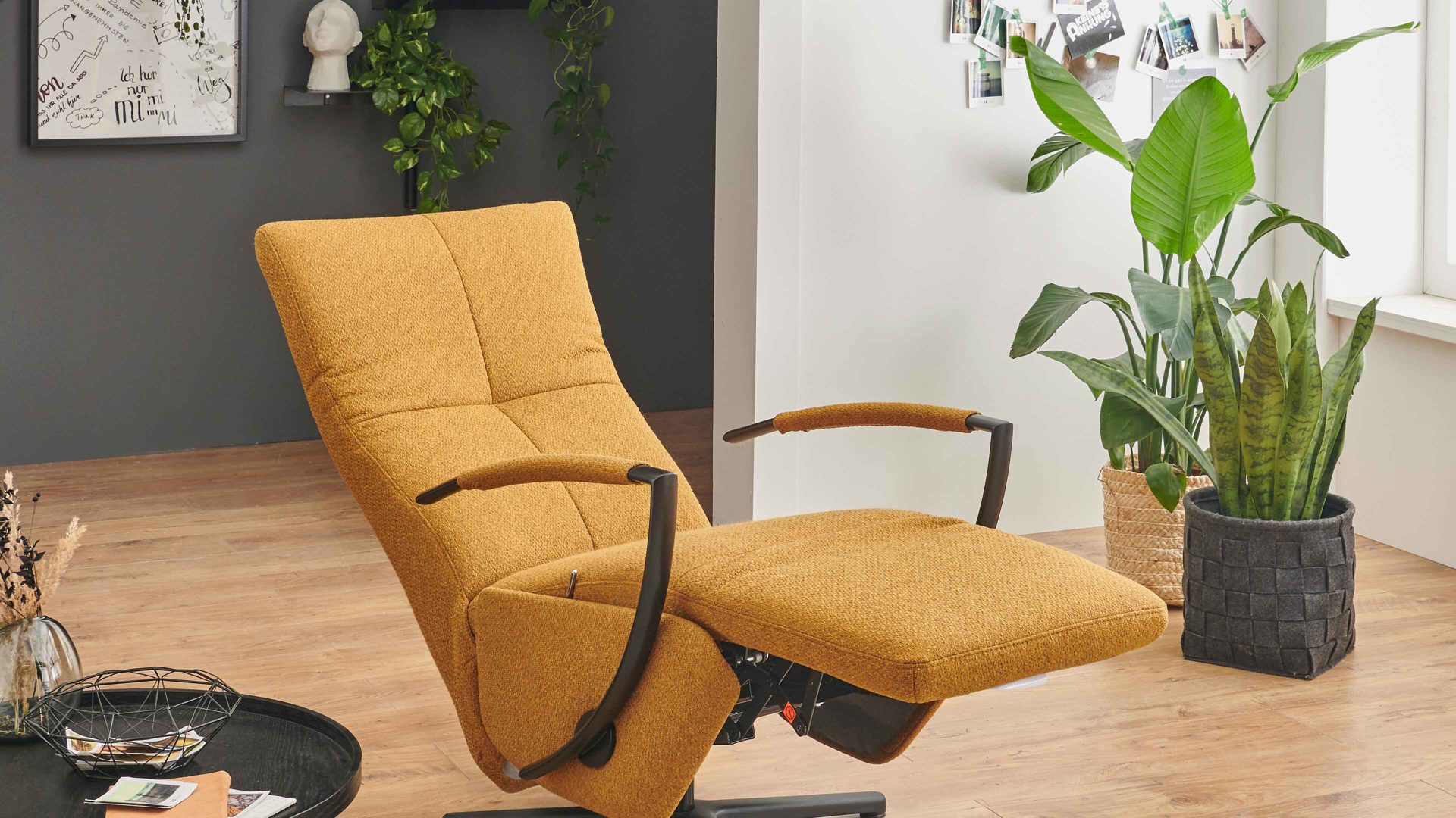 Relaxsessel KAWOO aus Stoff in Gelb KAWOO Polsterprogramm Dover Plus - Relaxsessel senffarbener Bezug Portofino & schwarzer Sternfuß