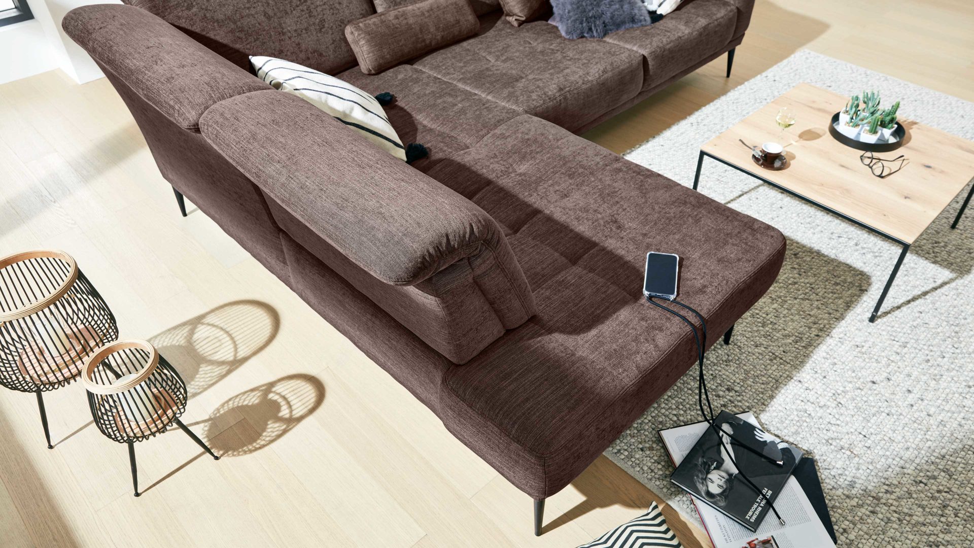 Ecksofa Interliving aus Stoff in Braun Interliving Sofa Serie 4250 – Ecksofa brauner Bezug Brisbane 9591 – Stellfläche ca. 215 x 285 cm