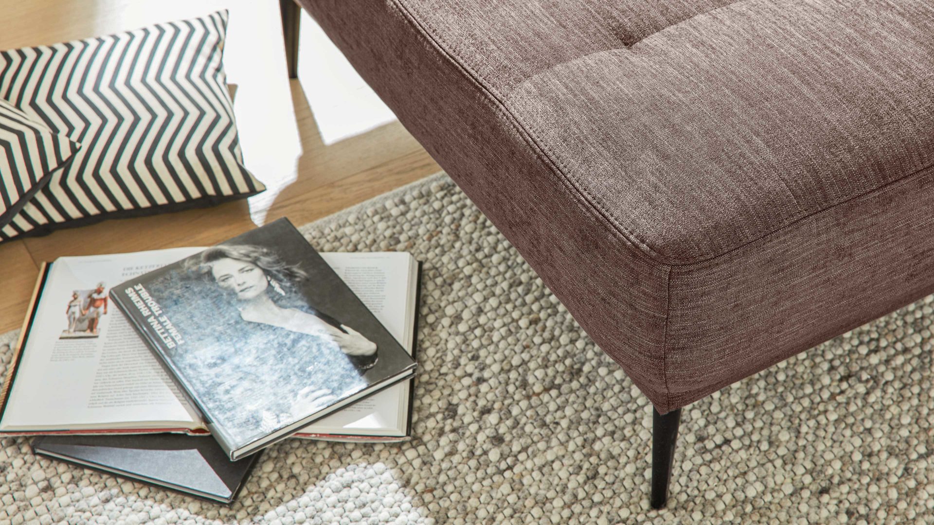 Ecksofa Interliving aus Stoff in Braun Interliving Sofa Serie 4250 – Ecksofa brauner Bezug Brisbane 9591 – Stellfläche ca. 215 x 285 cm