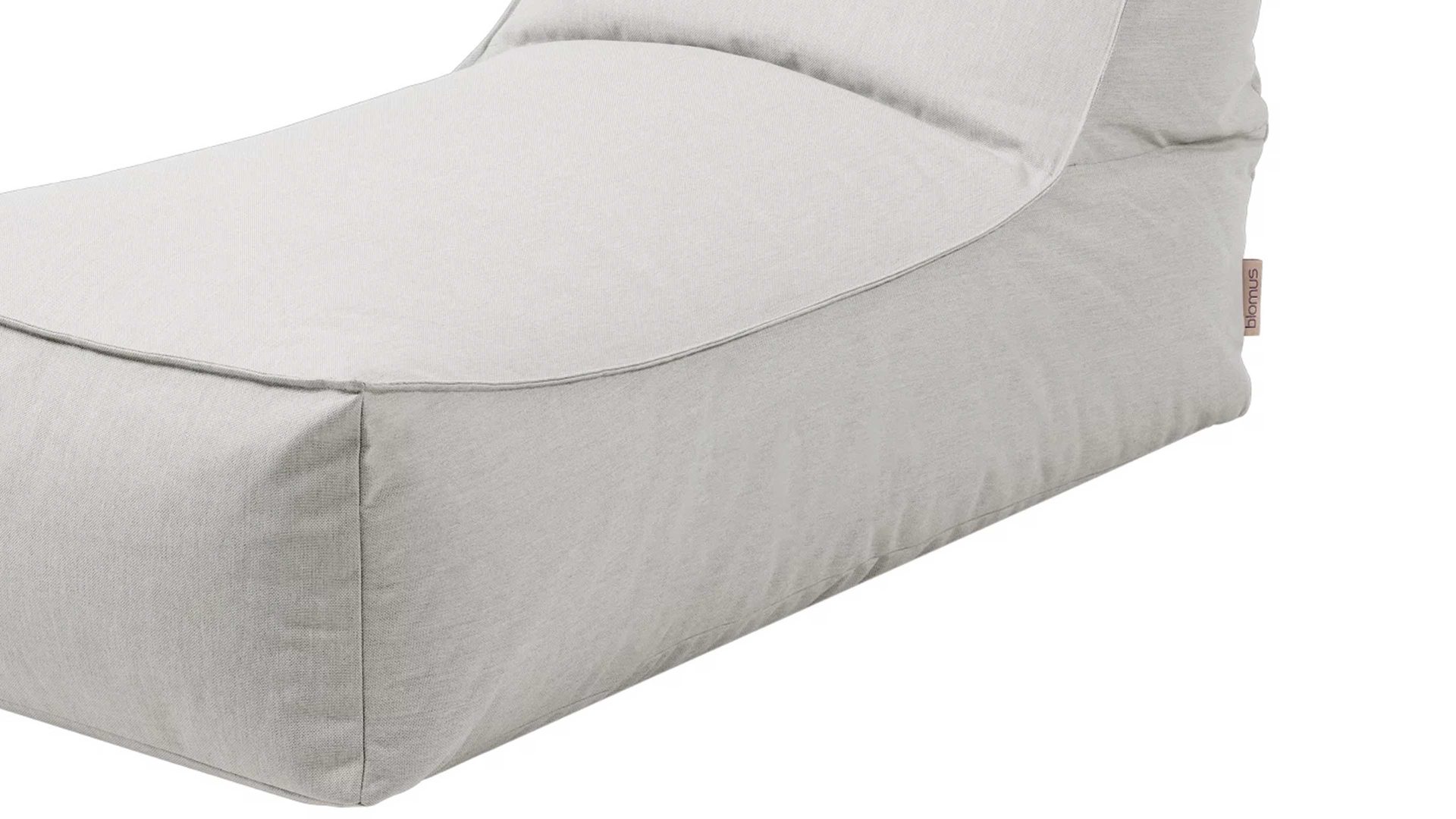 Sitzsack-Sessel Blomus aus Kunstfaser in Weiß blomus Outdoor Lounge-Sitzsack Stay wolkenfarbene Kunstfaser – Länge ca. 120 cm