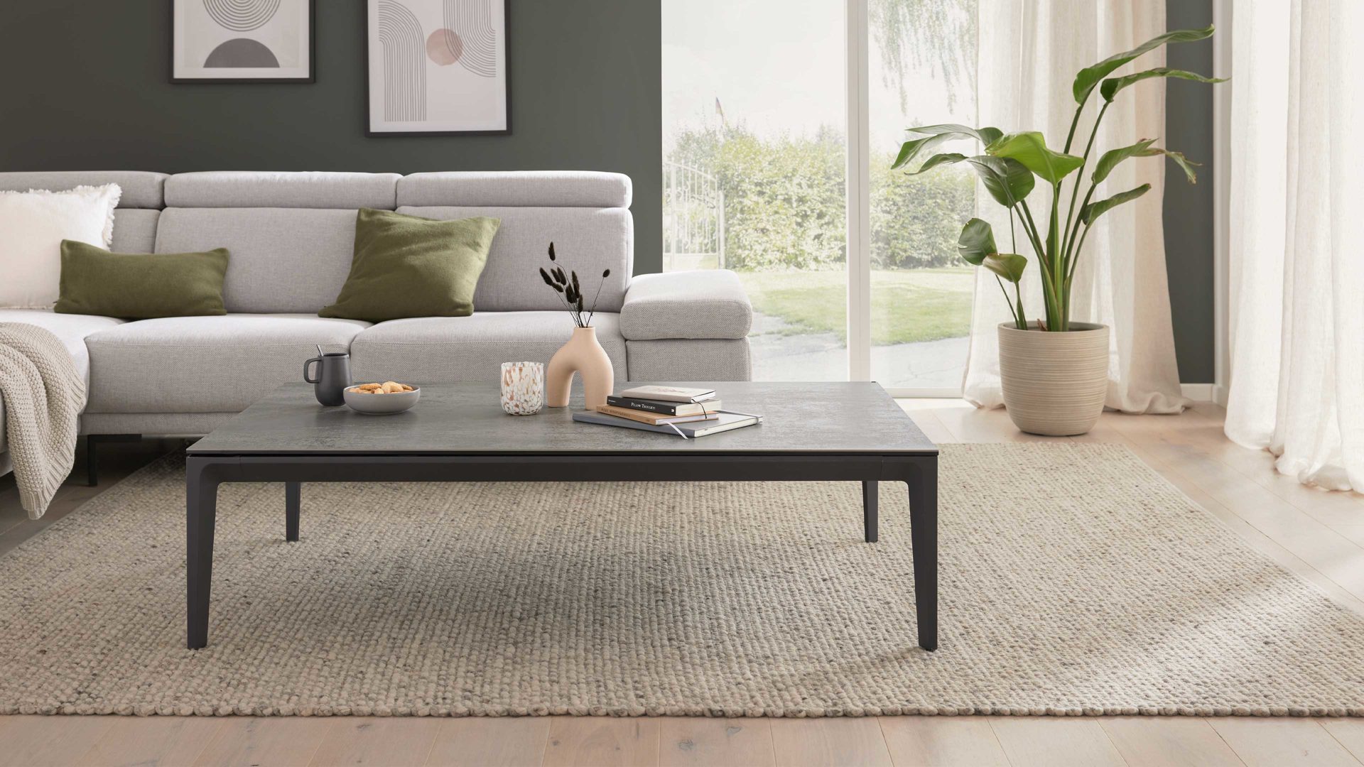 Couchtisch Interliving aus Keramik in Grau Interliving Couchtisch Serie 6222 silbergraue Keramik & schwarzer Stahl - ca. 140 x 90 cm