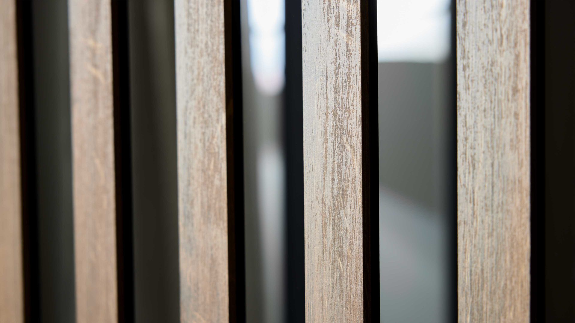 Kleiderschrank Interliving aus Holz in Schwarz Interliving Kleiderschrank Serie 1208 - Schwebetürenschrank 98436 Schwarzglas & Atlantic Eiche - zwei Türen, Breite ca. 298 cm