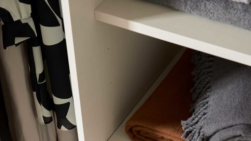 Kleiderschrank Interliving aus Holz in Schwarz Interliving Kleiderschrank Serie 1208 - Schwebetürenschrank Schwarzglas & Atlantic Eiche - zwei Türen, Breite ca. 298 cm