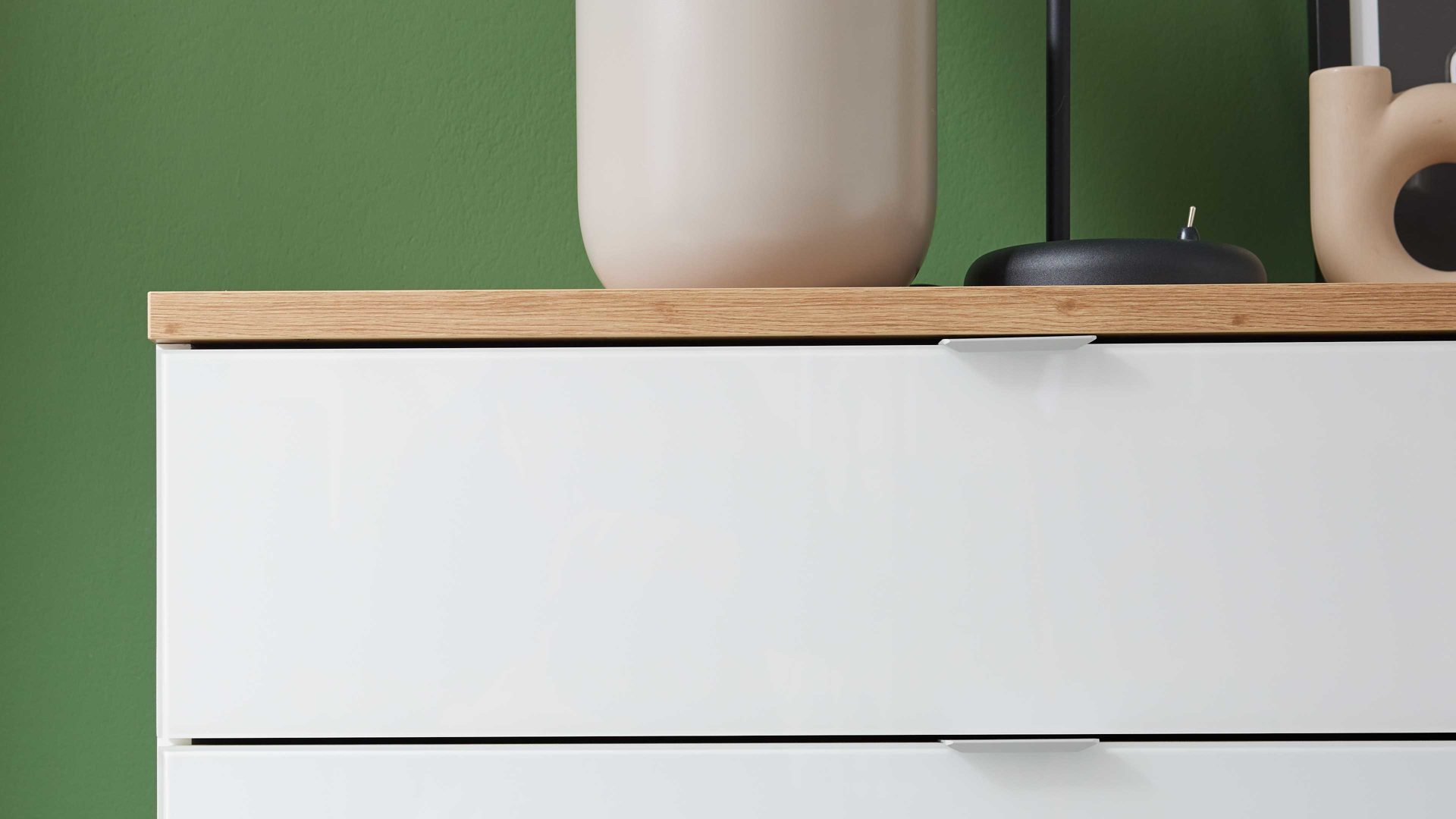 Schubladenkommode Interliving aus Holz in Weiß Interliving Kleiderschrank Serie 1208 - Schubladenkommode 86725 alpinweißes Glas & Artisan Eiche - vier Schubladen, Breite ca. 120 cm