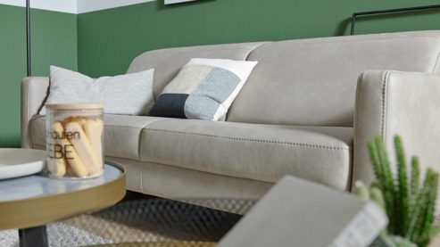 Zweisitzer Interliving aus Leder in Grau Interliving Sofa Serie 4065 – Zweisitzer 2KV kieselfarbenes Leder Cloudy gravel & schwarze Metallfüße – Länge ca. 180 cm