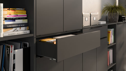 Aktenschrank Germania i.i. aus Holz in Dunkelgrau Büroprogramm Mailand - Aktenschrank Graphit - ca. 81 x 197 cm