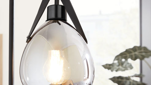 Tischleuchte Interliving aus Glas in Grau Interliving Leuchten Serie 9332 - Tischleuchte Rauchglas & Mattschwarz – Höhe ca. 52 cm