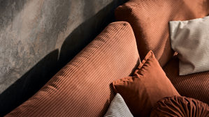 Zweisitzer Roomio® aus Stoff in Orange Roomio® No. 4103 - Zweisitzer rostfarbener Cord & Metallfüße 1116 MFSM - Länge ca.  194 cm