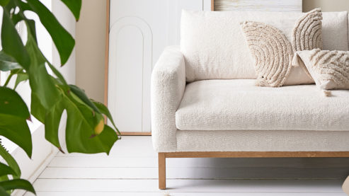 2,5-Sitzer Roomio® aus Stoff in Weiß Roomio® No. 4105 - 2,5-Sitzer weißer Stoffbezug Shaun & Holzfüße 1118 HREG - Länge ca. 188 cm