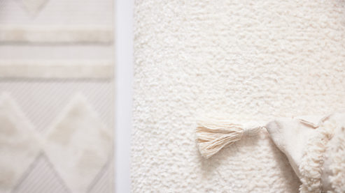 Zweisitzer Roomio® aus Stoff in Weiß Roomio® No. 4105 - Zweisitzer weißer Stoffbezug Shaun & Holzfüße 1118 HREG - Länge ca. 168 cm