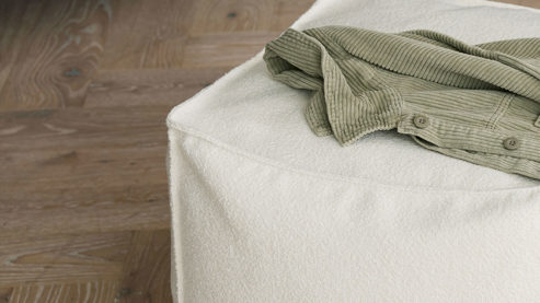 Polsterhocker Roomio® aus Stoff in Weiß Roomio® No. 4121 - Hocker weißer Stoffbezug Loop - ca. 66 x 66 cm