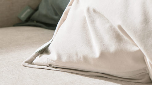 Kissenbezug /-hülle Roomio® aus Stoff in Beige Roomio® Kissenhülle No. 9401 beiger Samt - ca. 40 x 60 cm