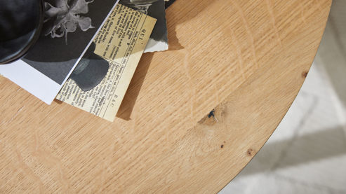 Couchtisch Roomio® aus Holz in Holzfarben Roomio No. 2002 - Couchtisch Eichefurnier & schwarzes Mangoholz - ca. 80 x 78 cm