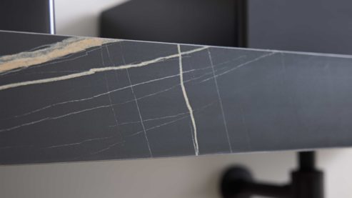 Waschtisch-Set / Waschbecken-Set Interliving aus Holz in Schwarz Interliving Bad Serie 3725 – Konsolen-Set Marmor Venato Nero - Länge ca. 160 cm