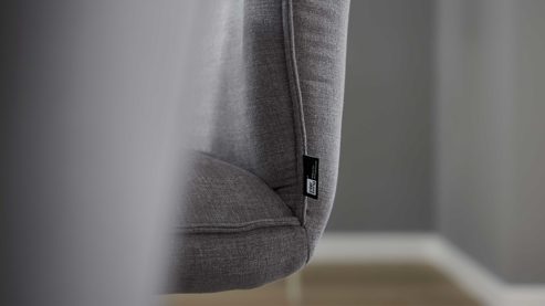 Polsterstuhl Interliving aus Stoff in Grau Interliving Esszimmer Serie 5102 – Polsterstuhl mit Drehfunktion kieselfarbener Webstoff Tirol & schwarzes Eisen