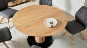 Auszugtisch Interliving aus Holz in Holzfarben Interliving Esszimmer Serie 5102 – Auszugtisch 8503 Wildeiche - Durchmesser ca. 130 - 170 cm