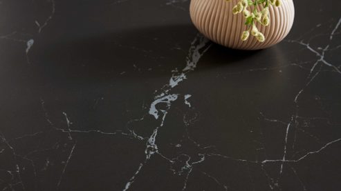 Couchtisch Interliving aus Keramik in Schwarz Interliving Couchtisch Serie 6227 Keramik Marquina & schwarzer Stahl - ca. 140 x 70 cm