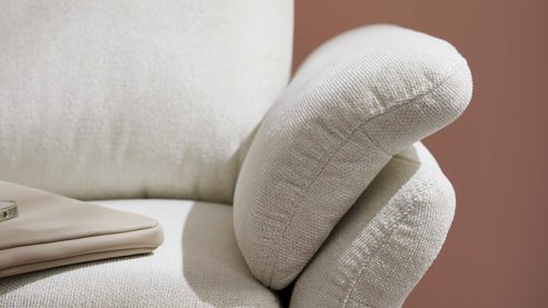 Schlafsofa Interliving aus Stoff in Weiß Interliving Schlafsofa Serie 4700 - Schlafsofa naturweißes Flachgewebe Cyber & schwarze Aluminiumfüße - Breite ca. 188 cm