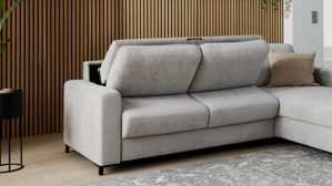 Ecksofa Interliving aus Stoff in Hellgrau Interliving Schlafsofa Serie 4700 - Ecksofa mit Schlaffunktion silberfarbener Bezug Toni & schwarze Metallfüße - Stellfläche ca. 270 x 190 cm