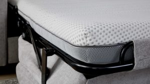 Ecksofa Interliving aus Stoff in Hellgrau Interliving Schlafsofa Serie 4700 - Ecksofa mit Schlaffunktion silberfarbener Bezug Toni & schwarze Metallfüße - Stellfläche ca. 270 x 190 cm