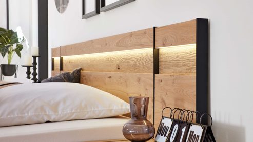 Komplettzimmer Interliving aus Holz in Holzfarben Interliving Schlafzimmer Serie 1024 – Komplettzimmer Design 24, vierteilig - Balkeneiche